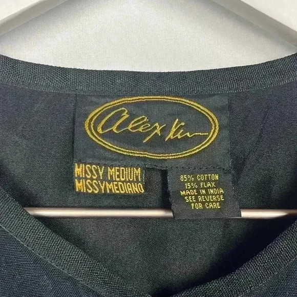 Alex Kim Womens Top Missy Black Gold M Tic Tac Toe Pattern Wooden Buttons Boxy - Picture 2 of 9